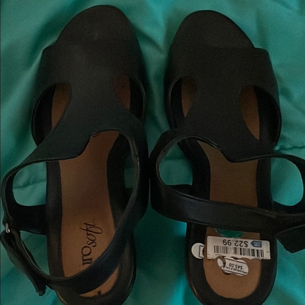 Stylish Black Sandals by